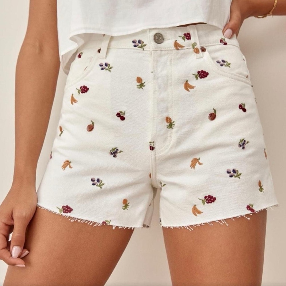 Reformation Charlie Fruit Embroidered High Rise Denim Shorts in White - 25